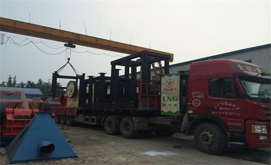 砂石生產(chǎn)線裝車發(fā)往客戶現(xiàn)場